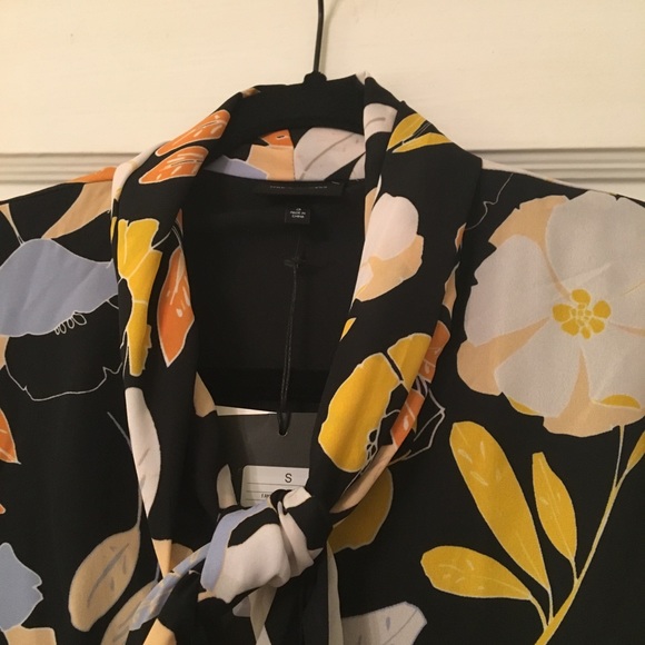 Who What Wear | Floral Tie Neck Mini Dress - Picture 5 of 8